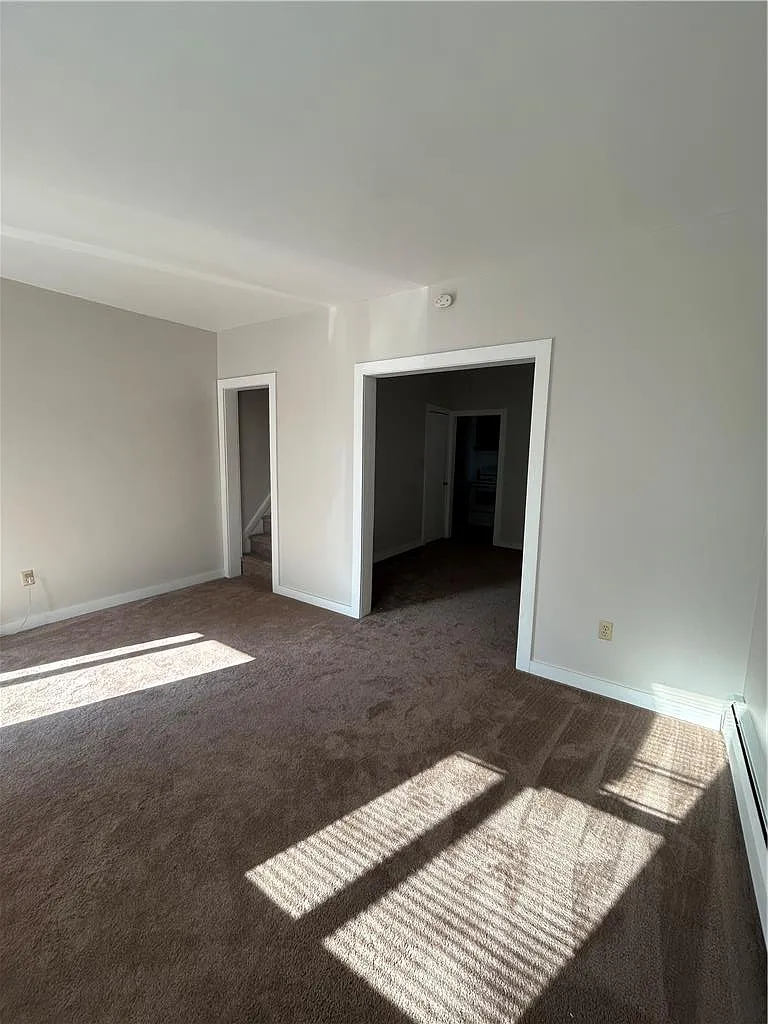 2 bed, 1.0 bath, 968 sqft, $1,600 — Photo 2