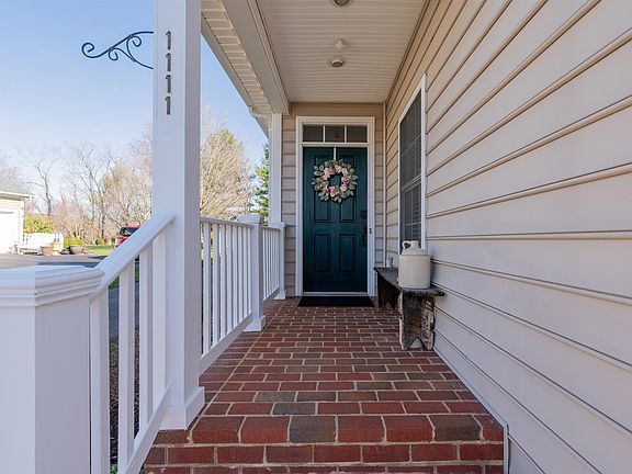5th image of 1111 Brook Cir