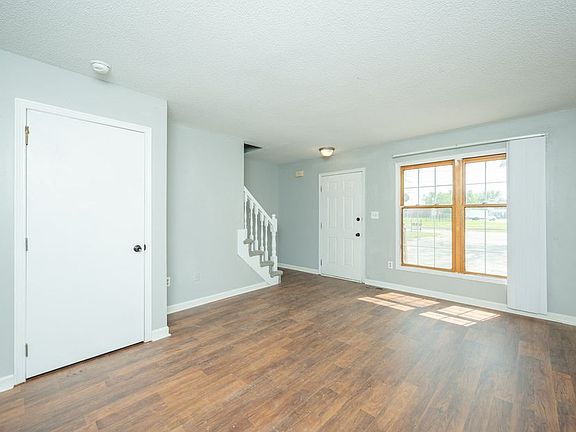 2nd image of 675 Ashworth Dr