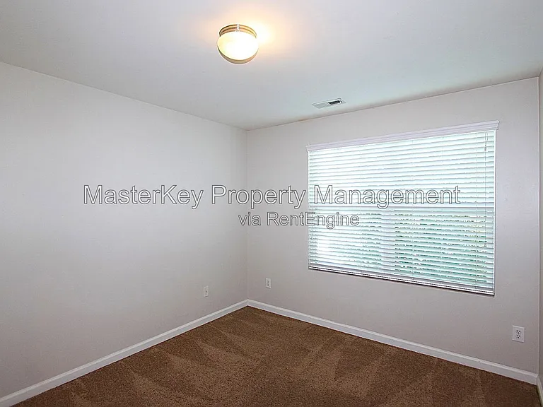 508 Bayou Ct — Photo 15