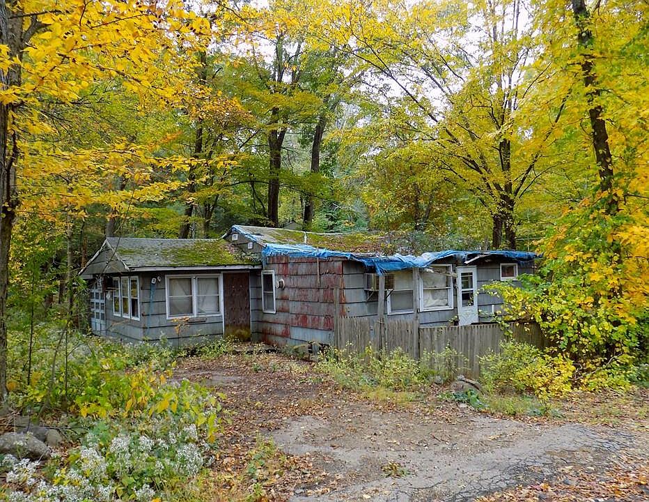 2nd image of 10 Echo Rd