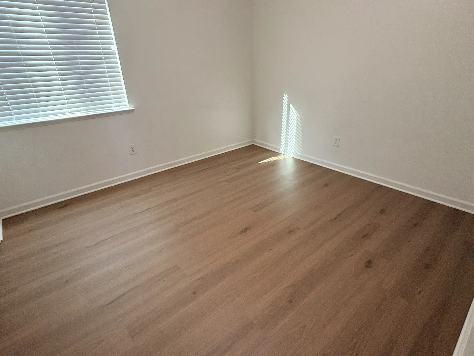 4 bed, 1594 sqft, $1,950 — Photo 4