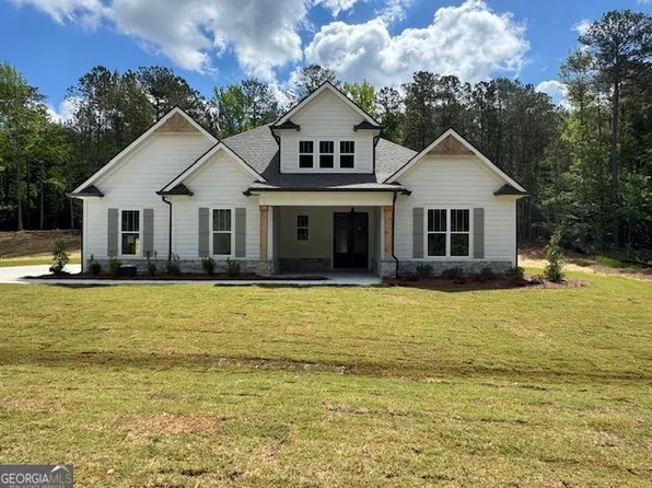 555 Discovery Lake Dr, Fayetteville, GA 30215