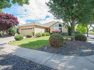 1059 Worchester Dr, Medford, OR 97501