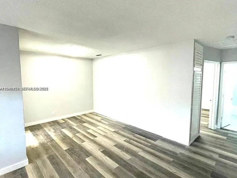 1431 S 14th Ave #208 — Photo 4