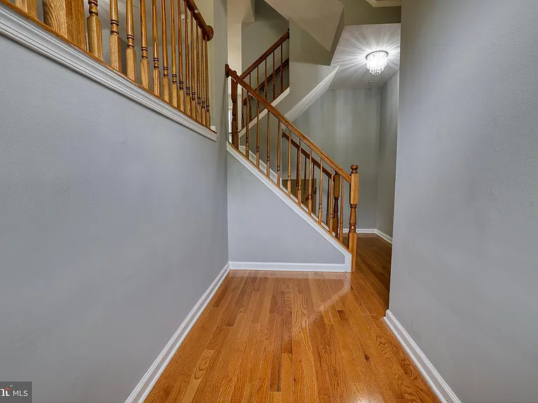 30 Flaxleaf Ct — Photo 3