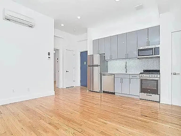 200 E 116th St #3N — Photo 3