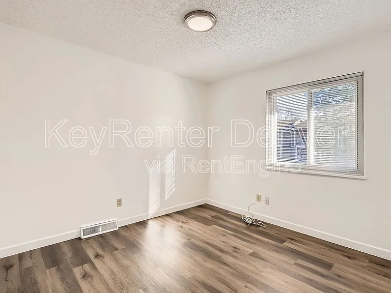 969 S Miller Way — Photo 7