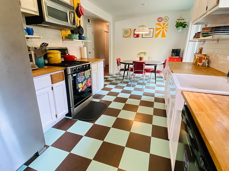 209 E Harold St — Photo 5