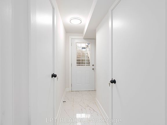 4th image of 627 Crawford St #D