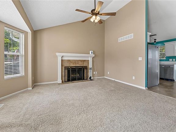 4th image of 1867 Quail Ridge Dr NE