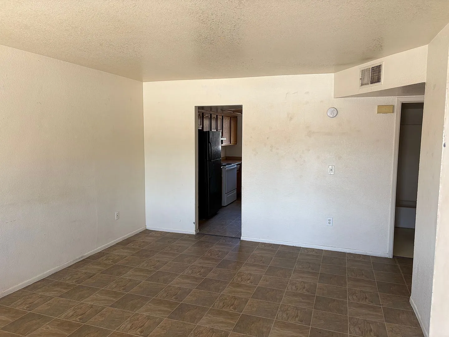 Rare two bedroom two bathroom apartment — Photo 2