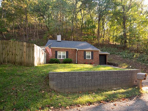 5th image of 2544 Russell Rd