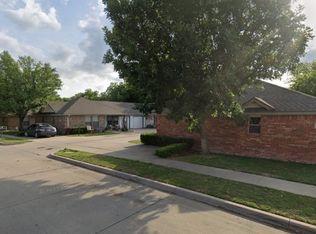 125 Stewart Bend Ct, Azle, TX 76020