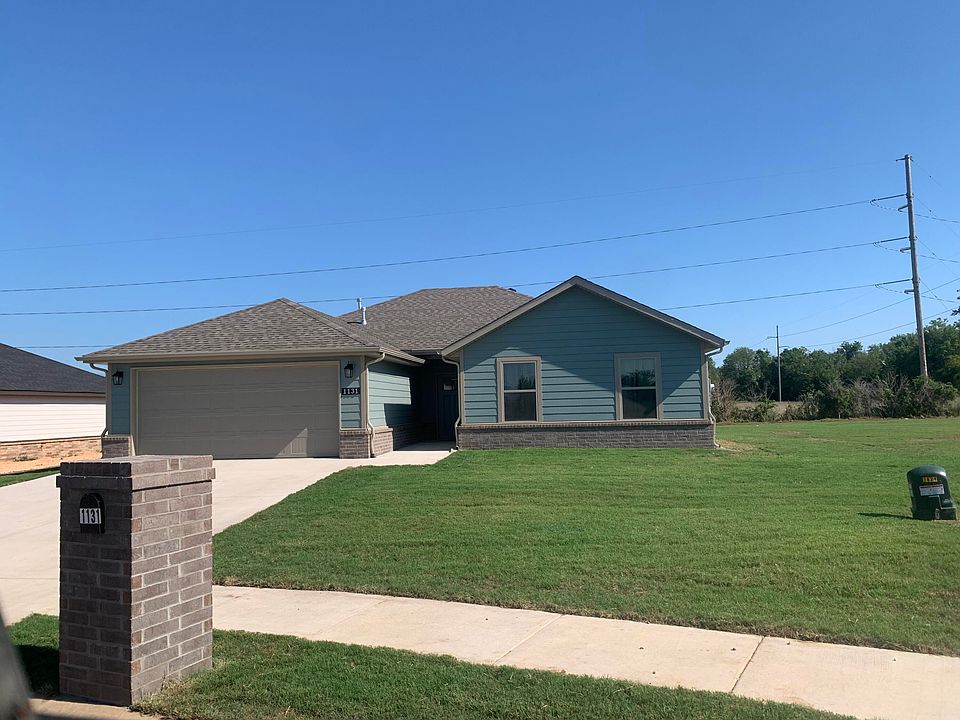 2nd image of 1131 Center Court Cir