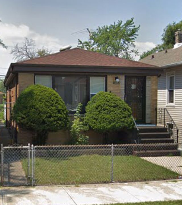 1st image of 10654 S Hoxie Ave