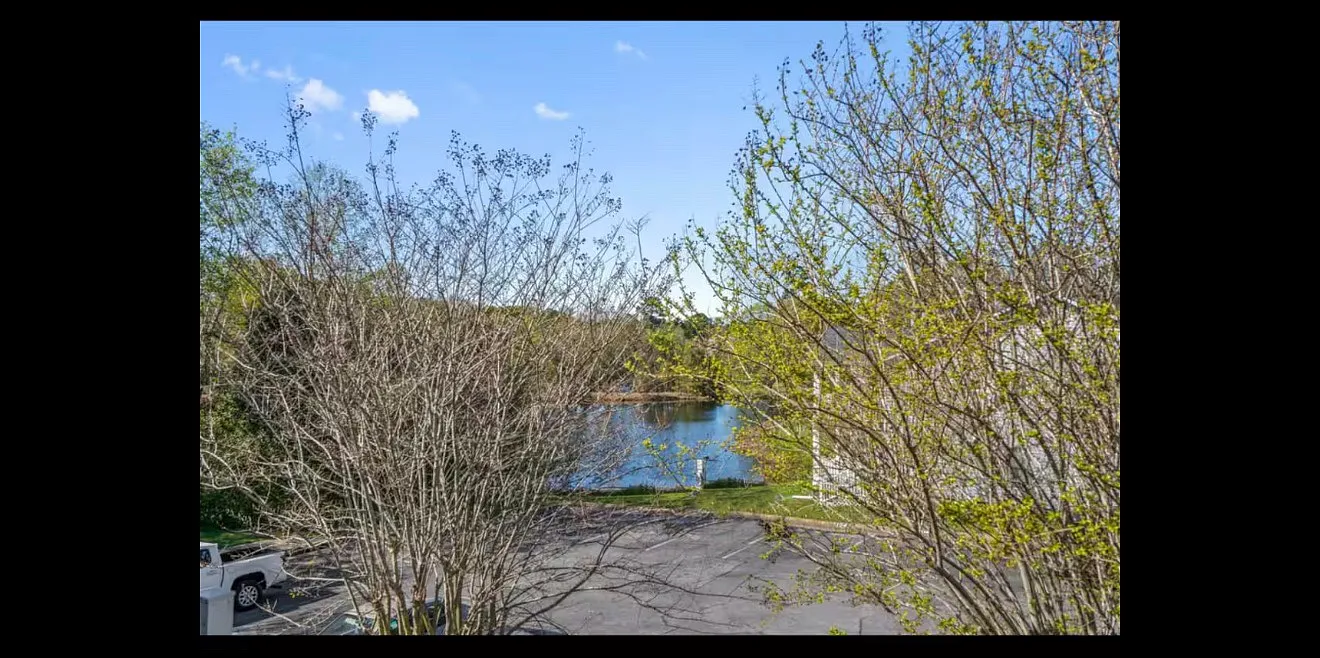 2 bed, 1078 sqft, $2,200 — Photo 3
