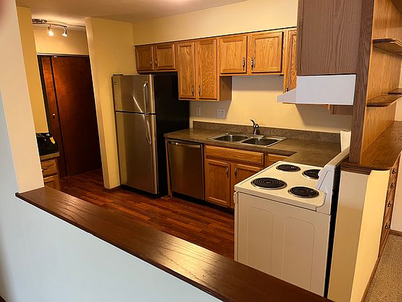 2nd image of 4350 Parklawn Ave APT 104