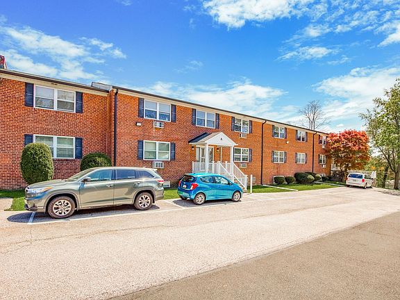 5th image of 500 Manor House Ln #B5