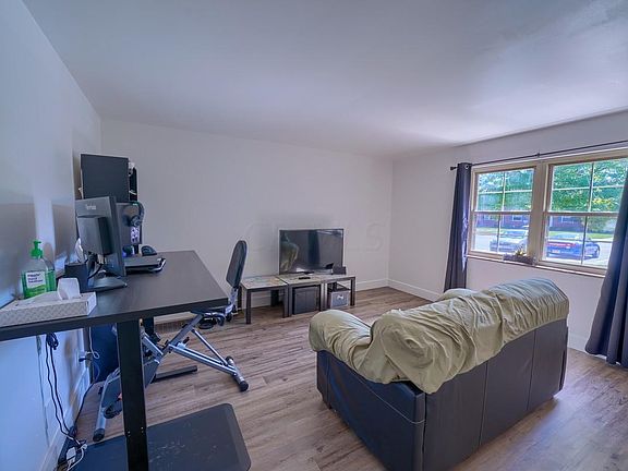 5th image of 1084 Sells Ave #94