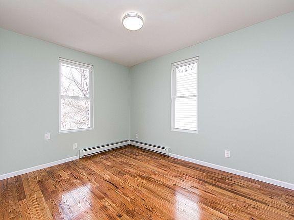 5th image of 917 Elton St #2