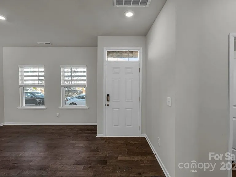 638 Sagecroft Ln #43 — Photo 3