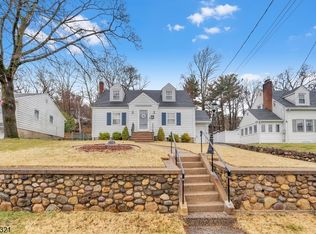 154 Watchung Dr, Hawthorne Boro, NJ 07506