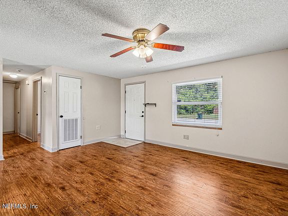 5th image of 2214 LUANA Drive E