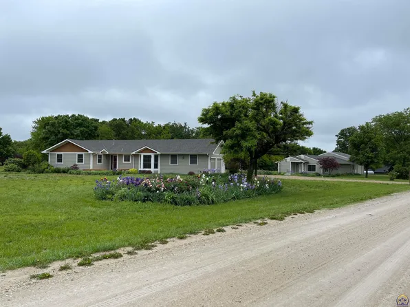 3420 Pin Oak Dr, Saint George, KS 66535