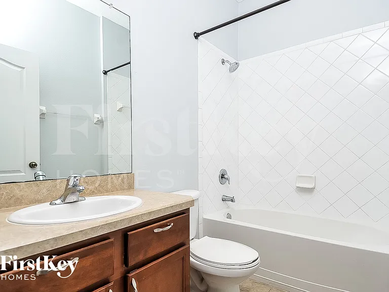 1107 Lauren Manor Loop — Photo 17
