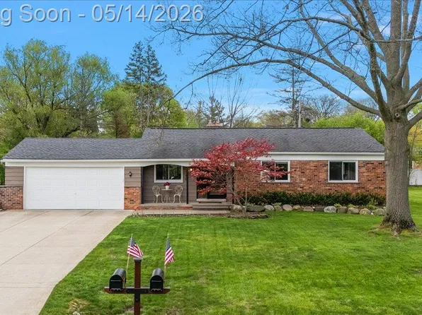 3580 Newgate Dr, Troy, MI 48084