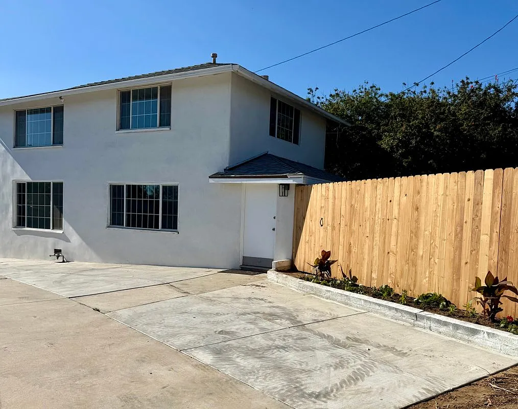 3 bed, 2.0 bath, 1266 sqft, $3,600 — Photo 1
