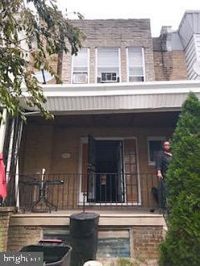 1st image of 941 Granite St