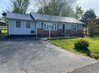 105 Woodland St, Burkesville, KY 42717