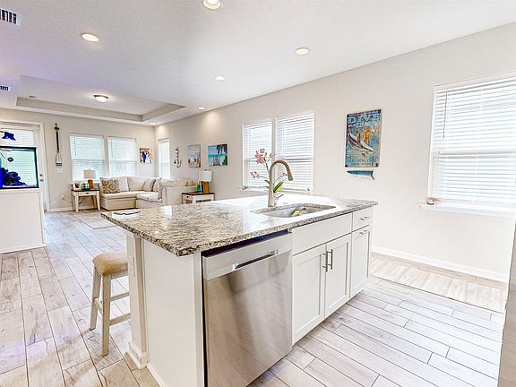5th image of 226 Caretta Cir