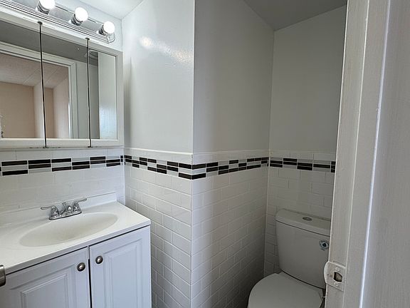 5th image of 14518 34th Ave APT 3D