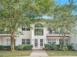 57 Crestview Ln, Mount Arlington, NJ