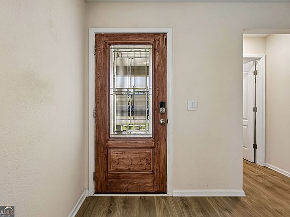 2nd image of 152 Ashwood Cir