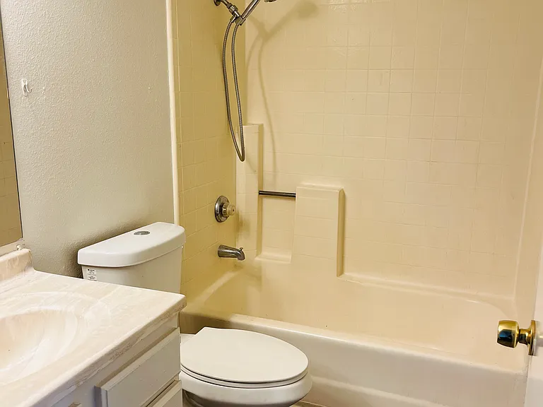 1200 S Sharon Cir #5 — Photo 12