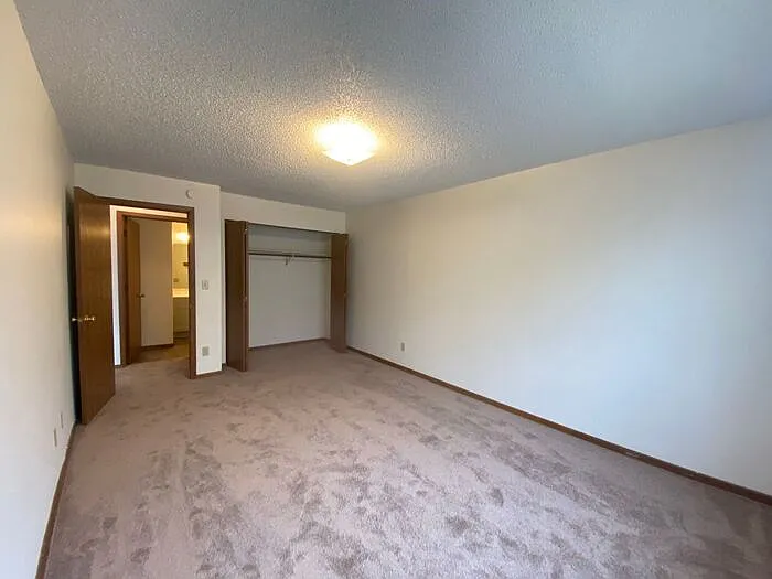 2 bed, 1.0 bath, $1,175 — Photo 4