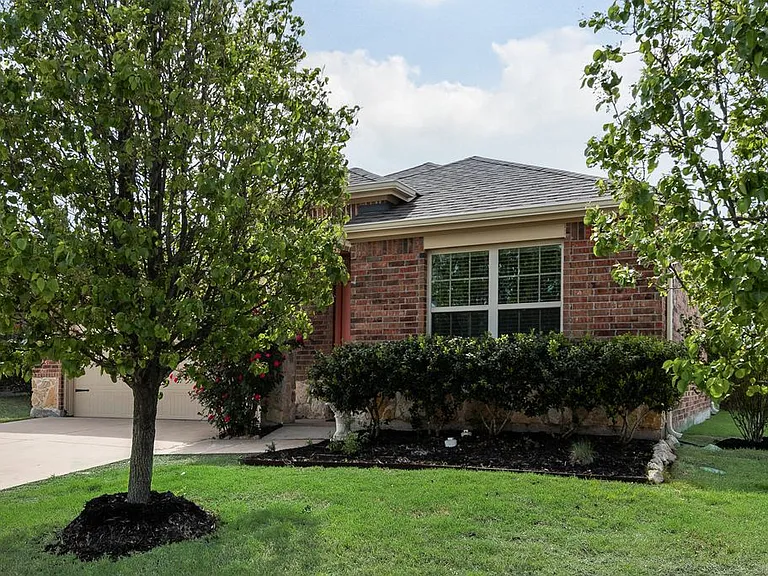 1123 Garnet St — Photo 4