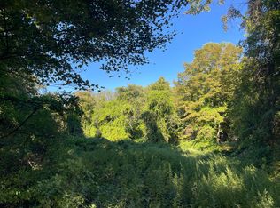 147 Middle River Rd, Danbury, CT 06811