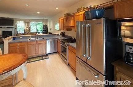 2nd image of 47 Leeward Ct
