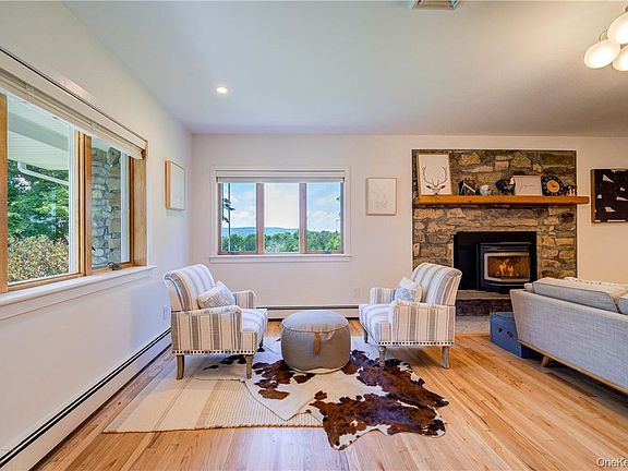4th image of 90 Onderdonk Road