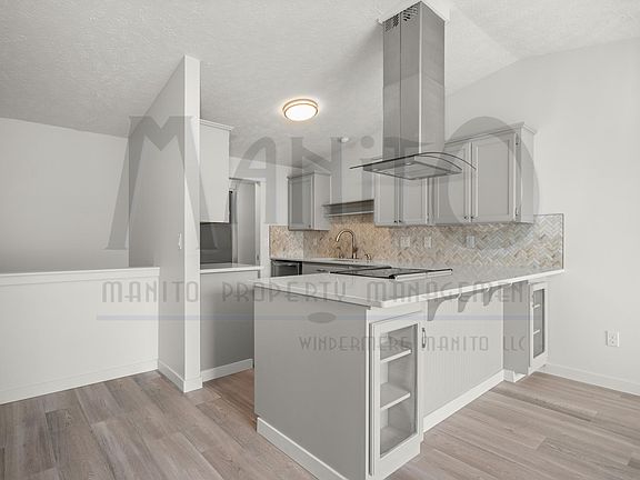 3rd image of 3910 S Alder Cir