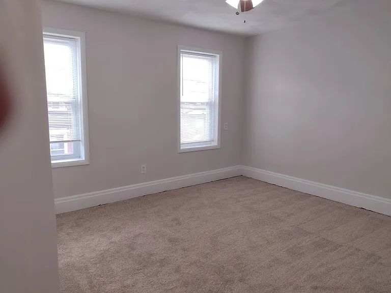 4403 Davison St — Photo 17