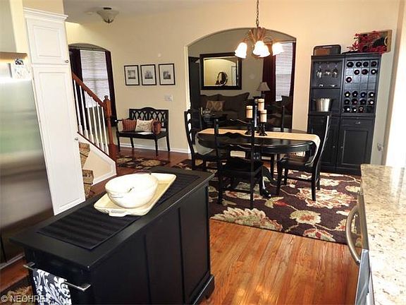 4th image of 27365 Wheaton Pl #38