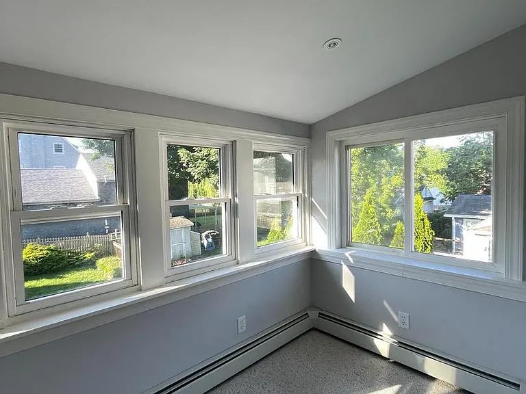 641 Loraine St — Photo 10