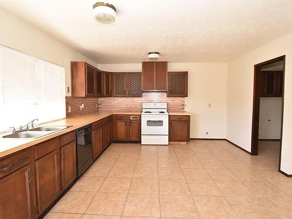 5th image of 16407 Cairnway Dr