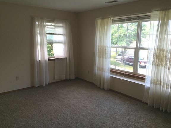2nd image of 387 N Dries St